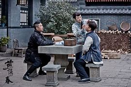 刚登陆传奇登录器的时候花屏是怎么回事？