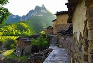 我们这里有家传奇私服 天天发动态招聘还有零零后 说什么5